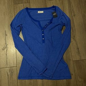 Hollister Button Down V-Neck, Size Medium